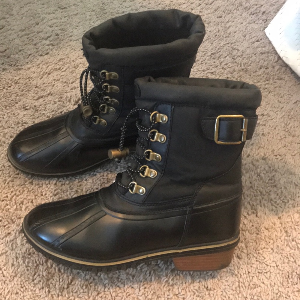 Black snow/rain boots